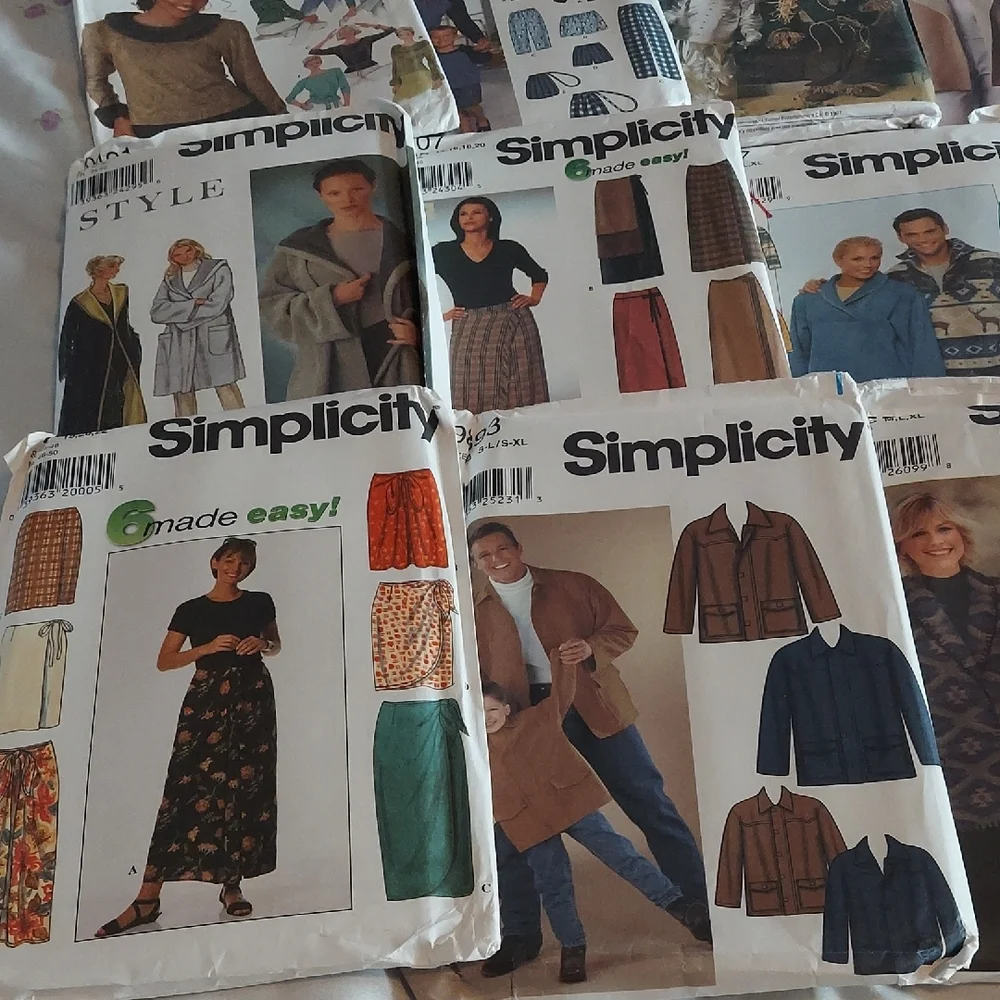 Simplicity Vintage Sewing Pattern Collection #4 - Picture 8 of 11